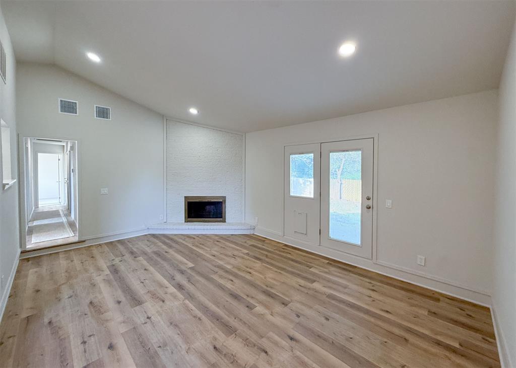 8813 Rambling Road Property Photo 7