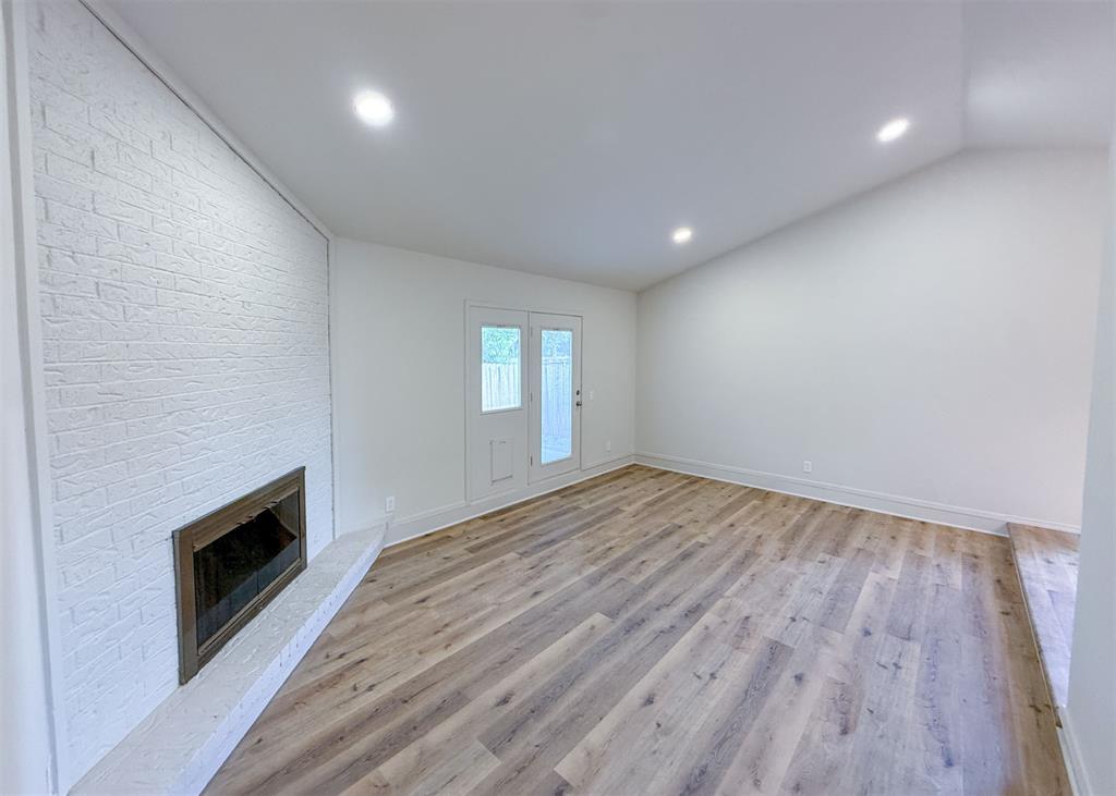 8813 Rambling Road Property Photo 8