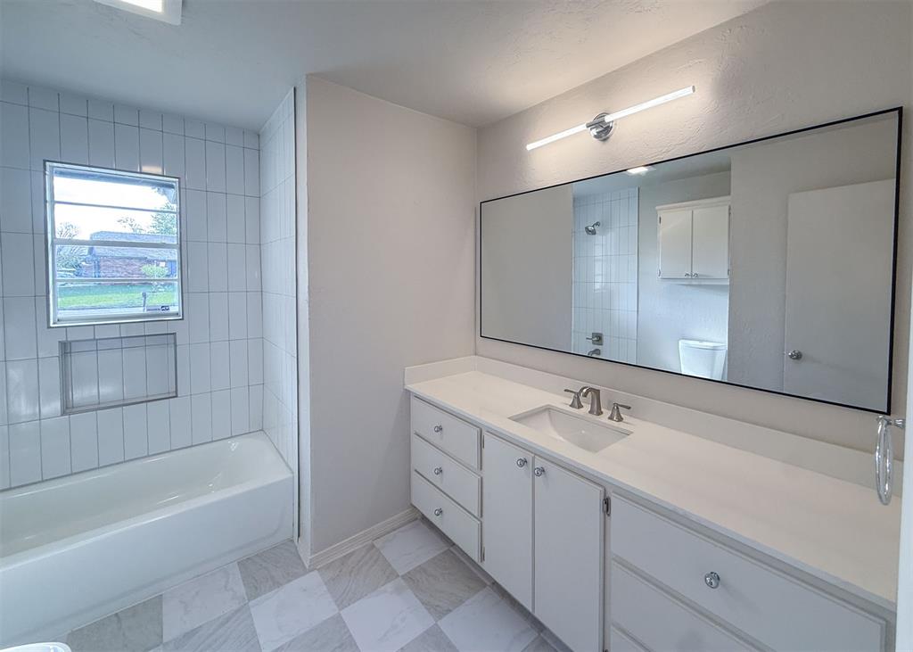 8813 Rambling Road Property Photo 10