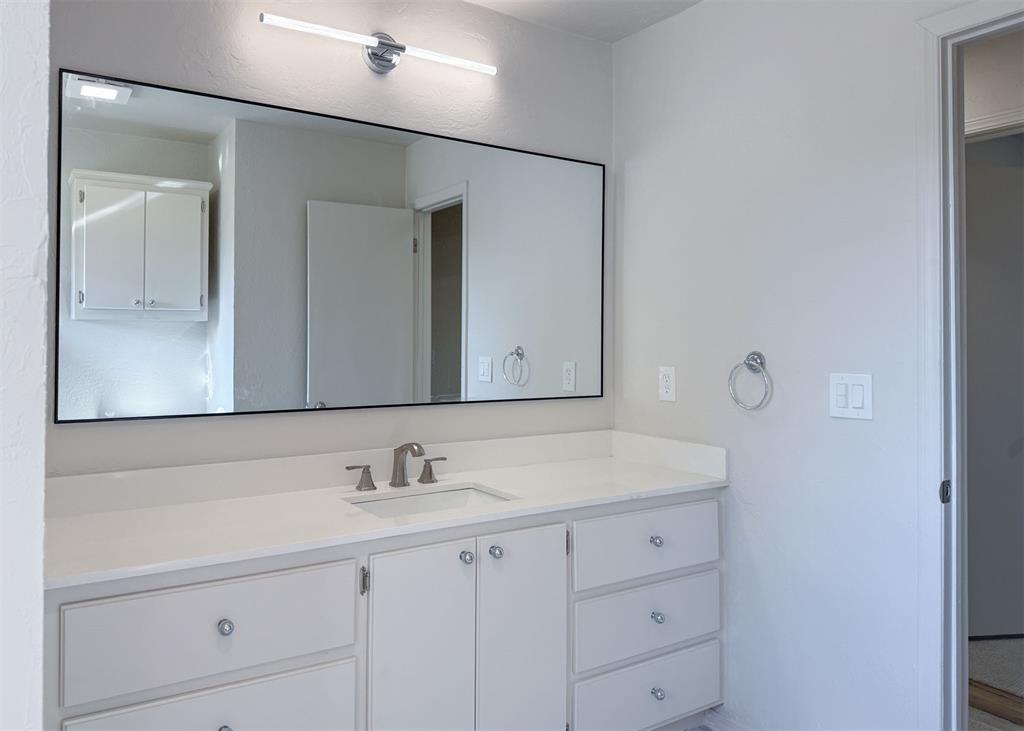 8813 Rambling Road Property Photo 12