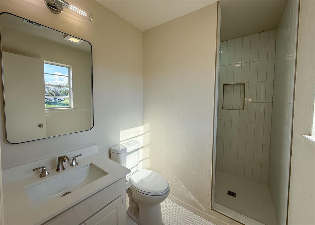 8813 Rambling Road Property Photo 17