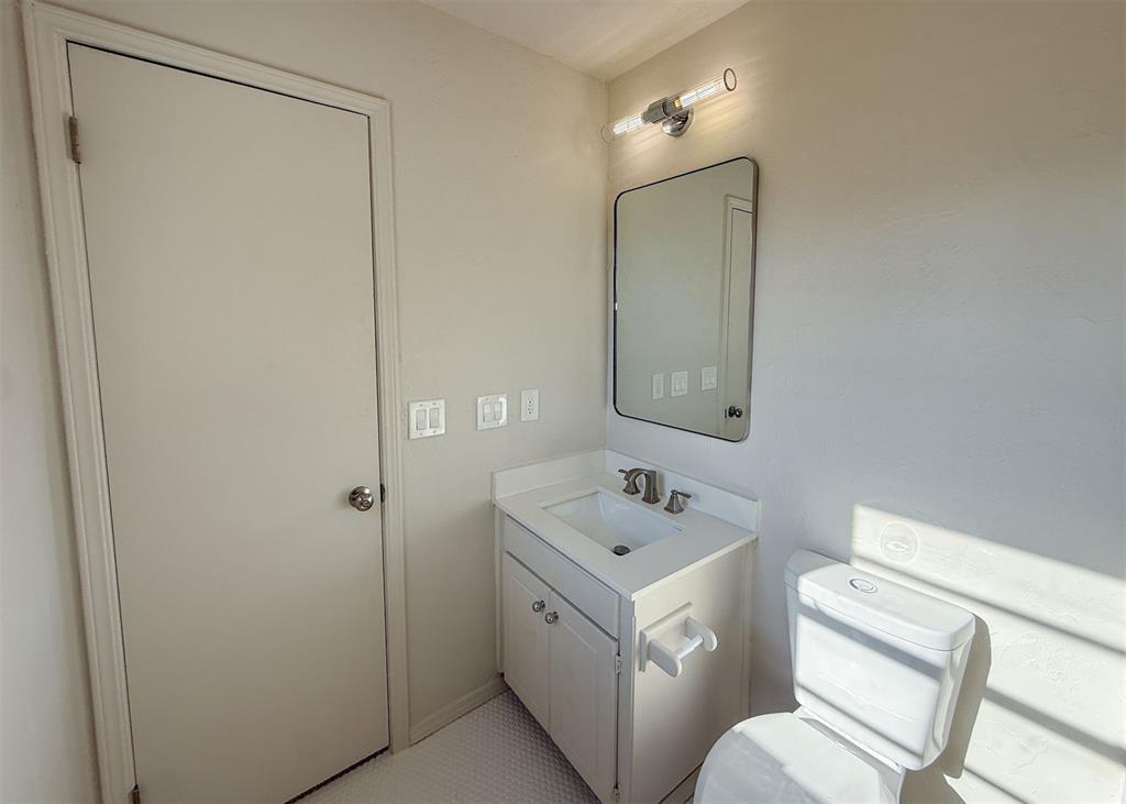 8813 Rambling Road Property Photo 19