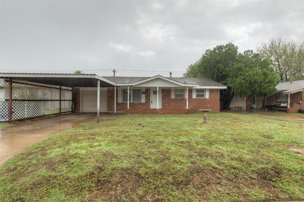 940 N Bradley Avenue Property Photo 1
