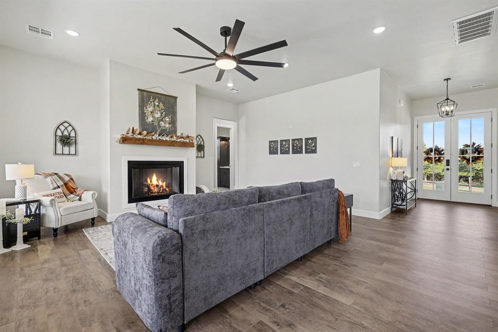 5812 Cimarron Manor Property Photo 8