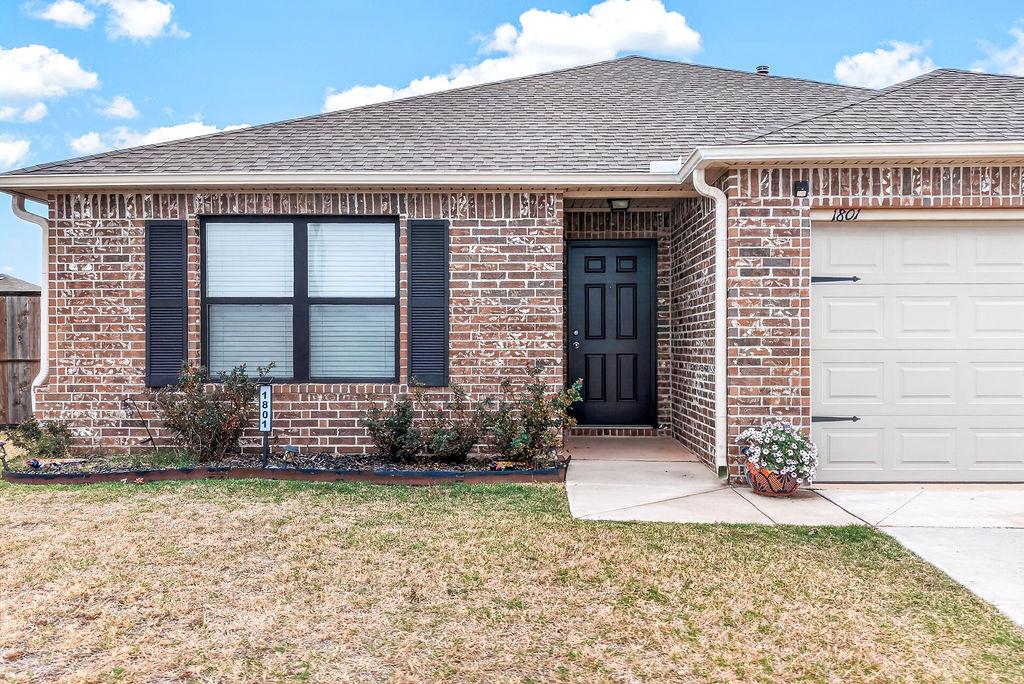 1801 Land Run Drive Property Photo 2