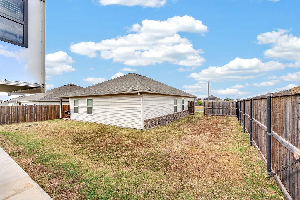 1801 Land Run Drive Property Photo 27