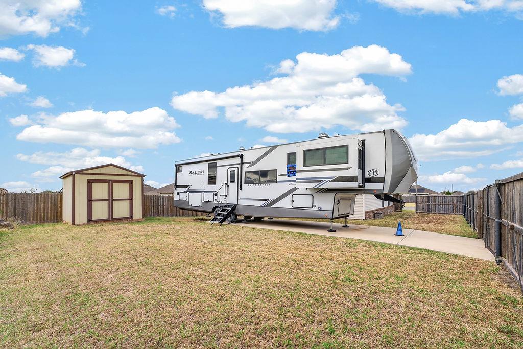 1801 Land Run Drive Property Photo 28