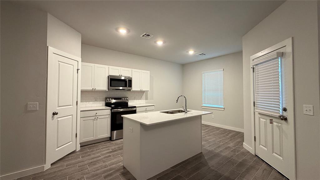 17460 Lantana Loop Property Photo 3
