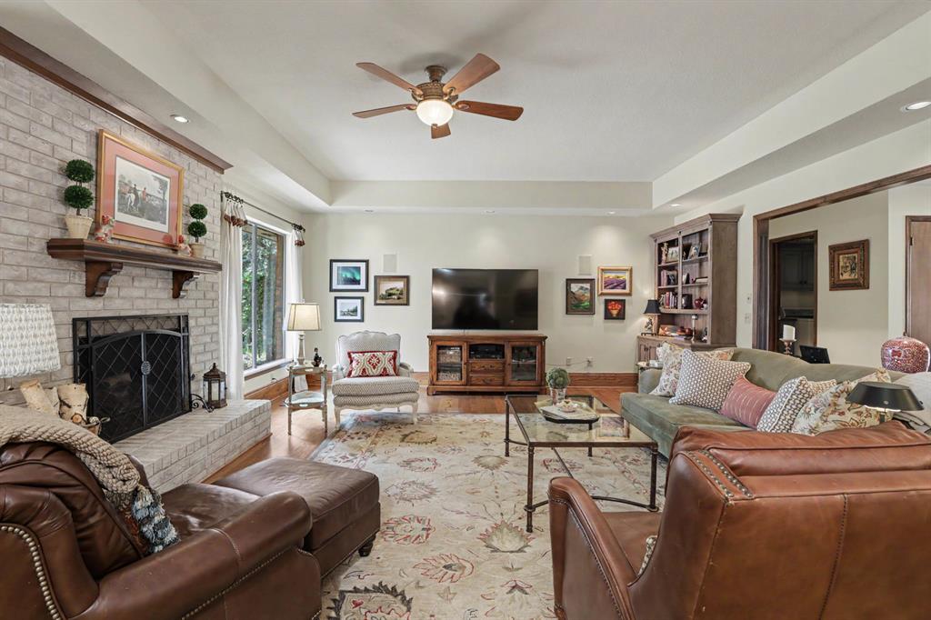 2212 Coachlight Drive Property Photo 6