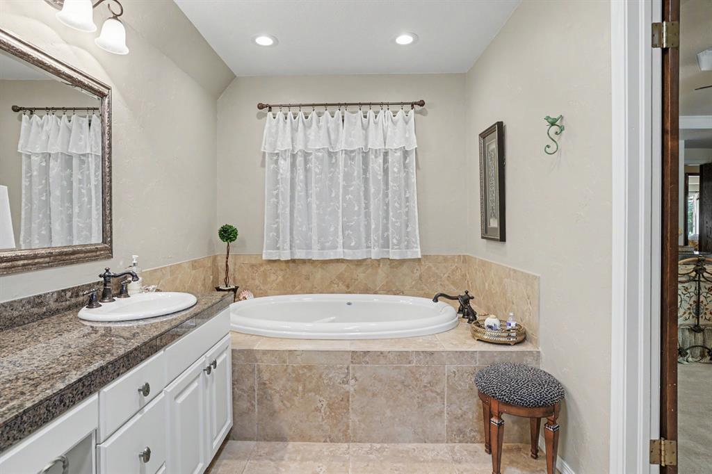2212 Coachlight Drive Property Photo 23