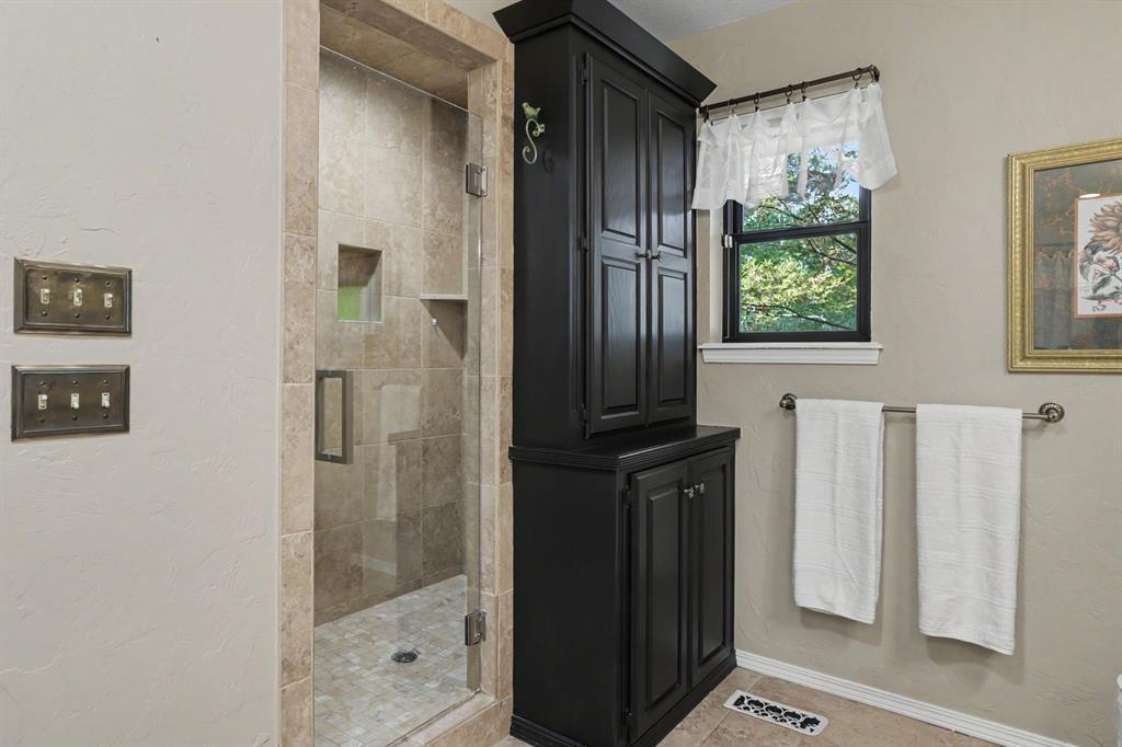 2212 Coachlight Drive Property Photo 24