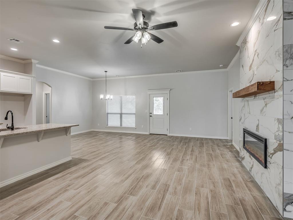 9070 Oak Tree Circle Property Photo 4