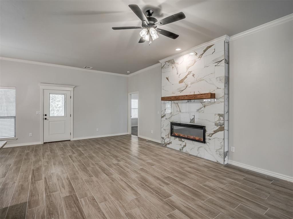 9070 Oak Tree Circle Property Photo 5