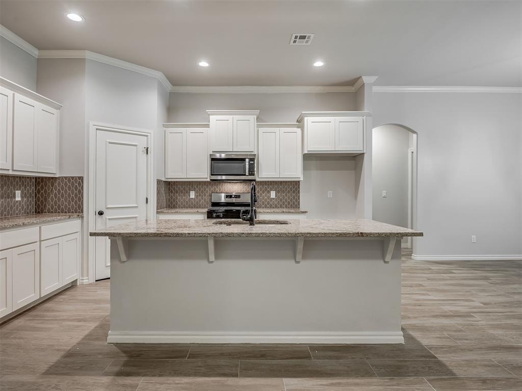 9070 Oak Tree Circle Property Photo 10