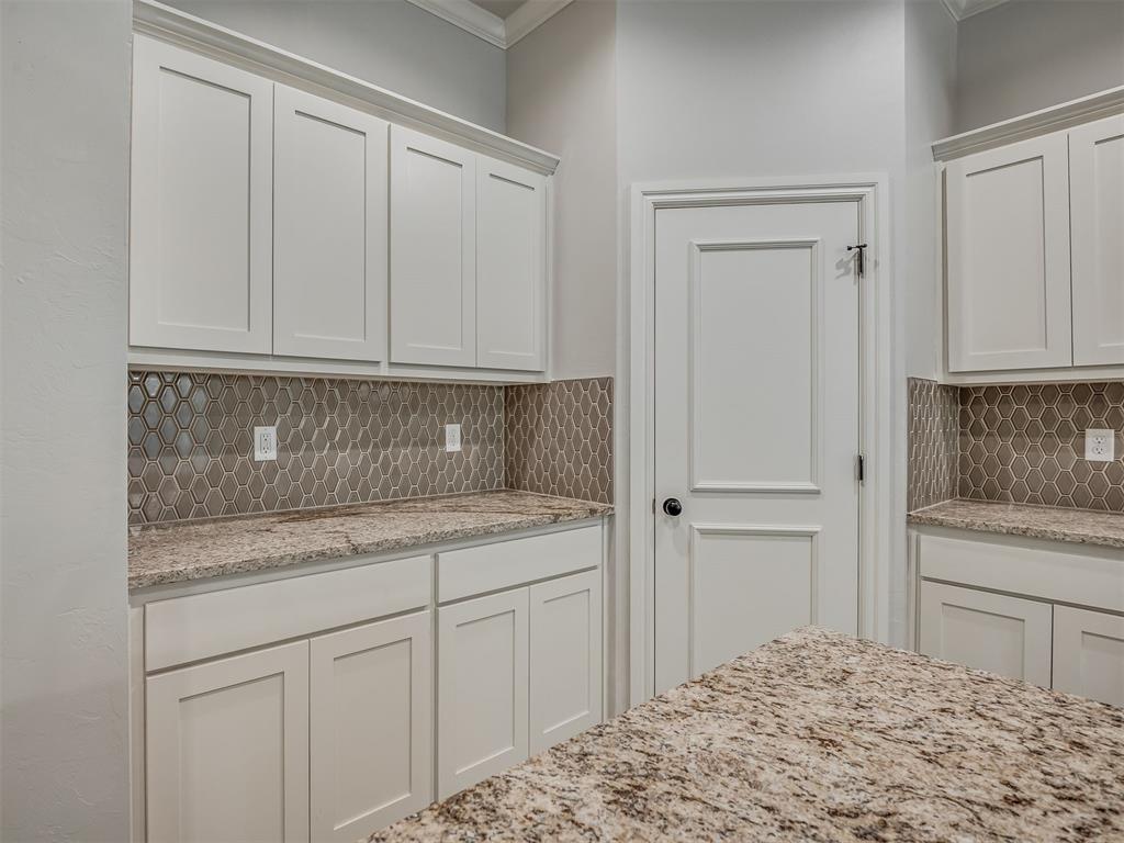 9070 Oak Tree Circle Property Photo 15