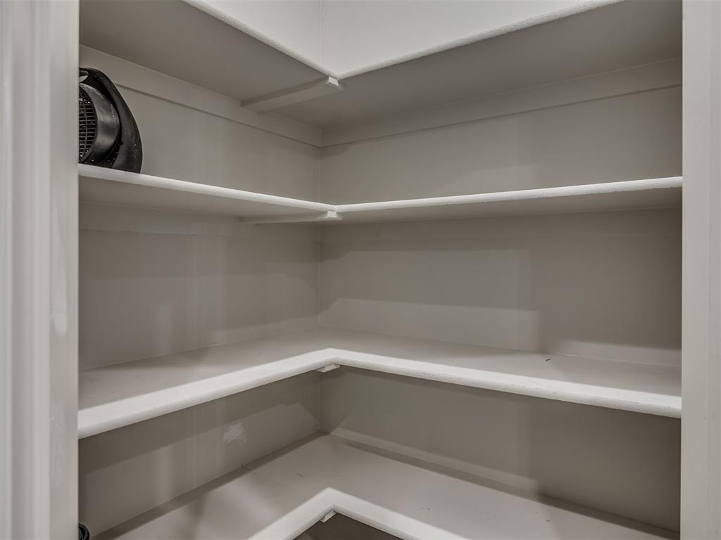 9070 Oak Tree Circle Property Photo 16