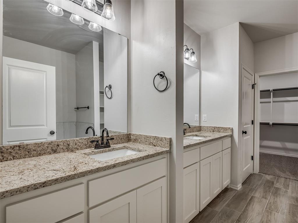 9070 Oak Tree Circle Property Photo 22