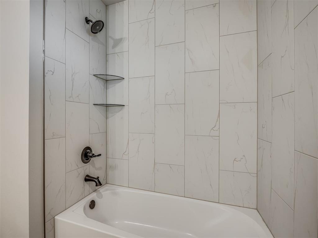 9070 Oak Tree Circle Property Photo 31