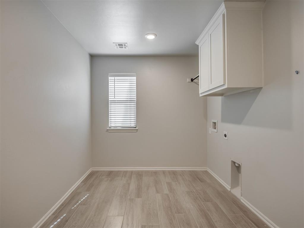 9070 Oak Tree Circle Property Photo 37