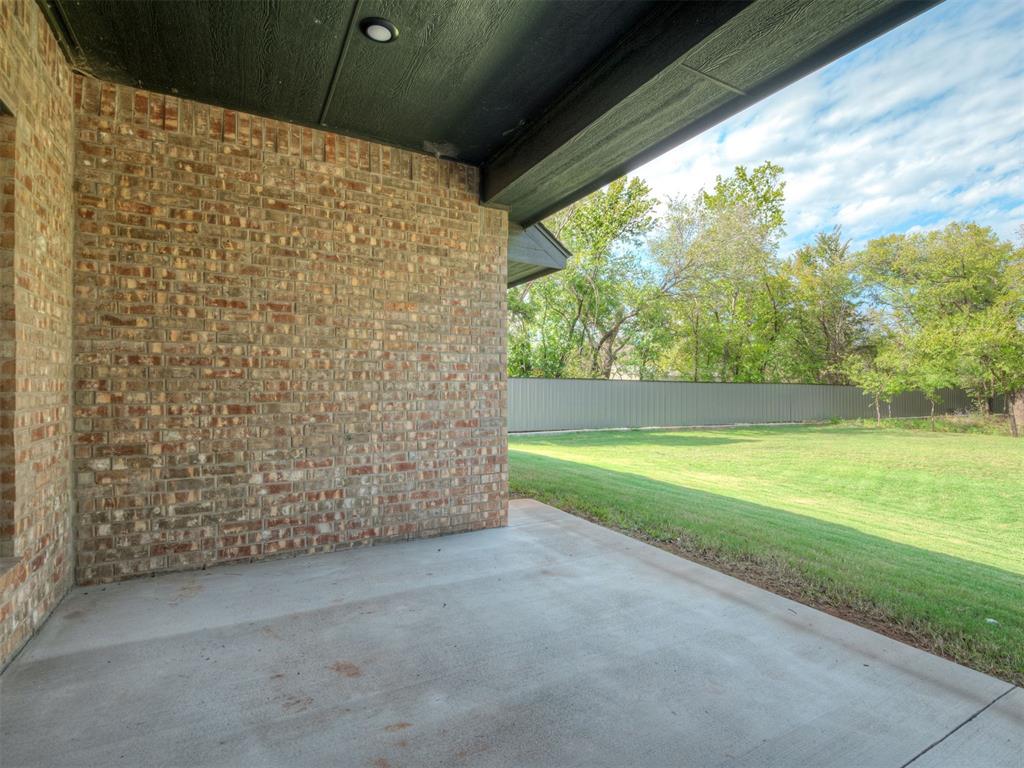 9070 Oak Tree Circle Property Photo 38