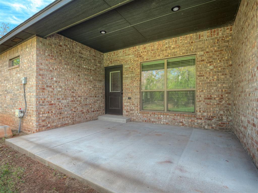 9070 Oak Tree Circle Property Photo 39