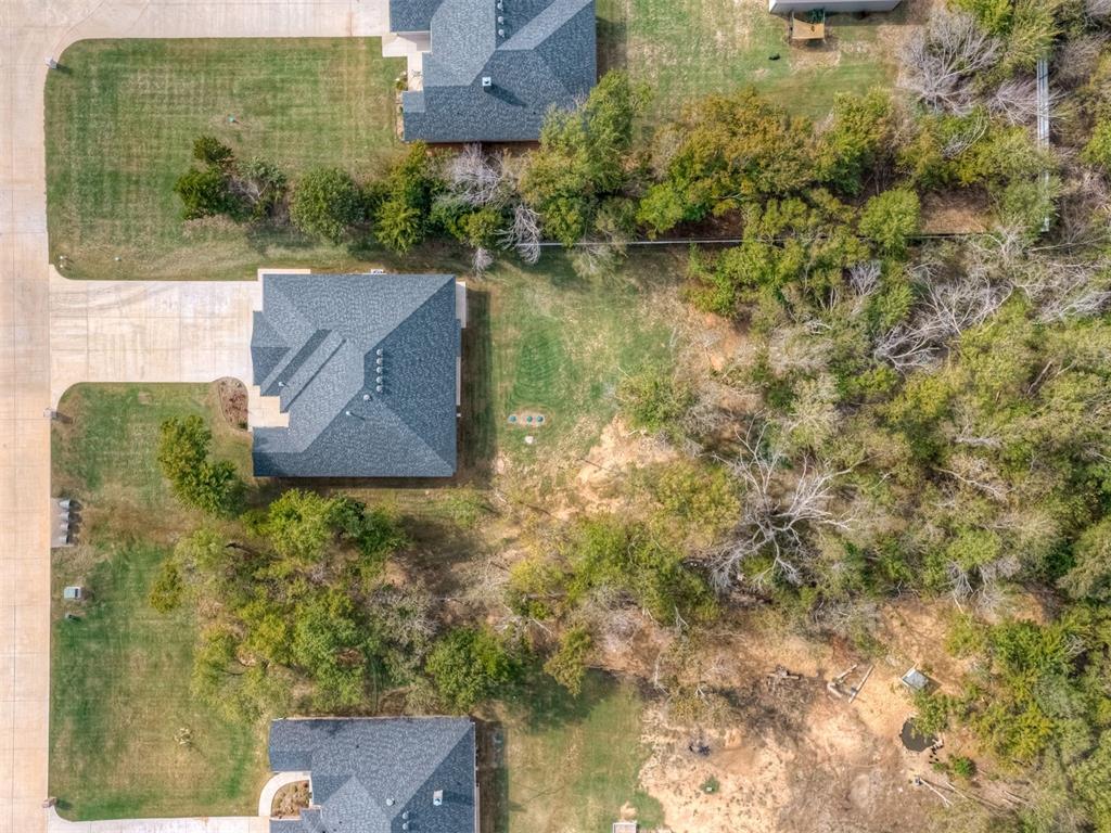 9070 Oak Tree Circle Property Photo 48