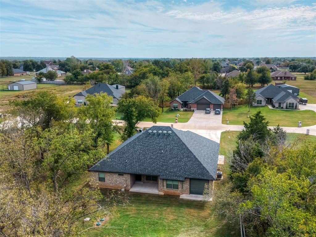 9070 Oak Tree Circle Property Photo 49