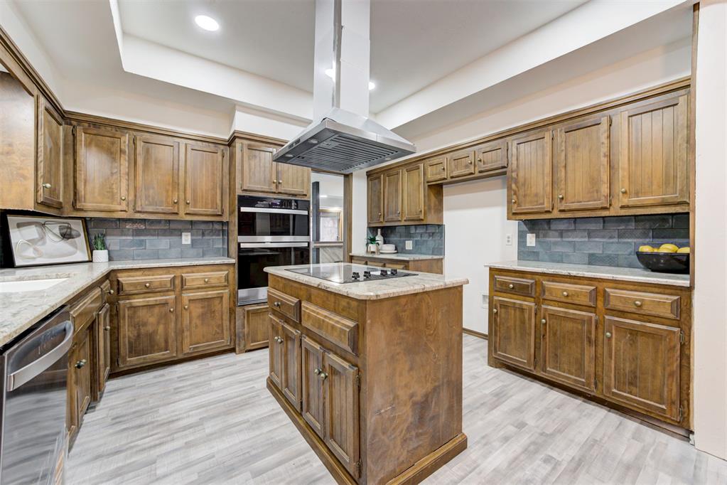 3021 Raintree Road Property Photo 15
