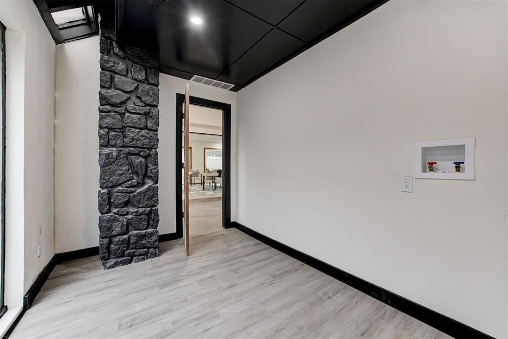 3021 Raintree Road Property Photo 23