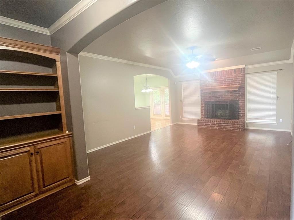 725 Tuscany Way Property Photo 4