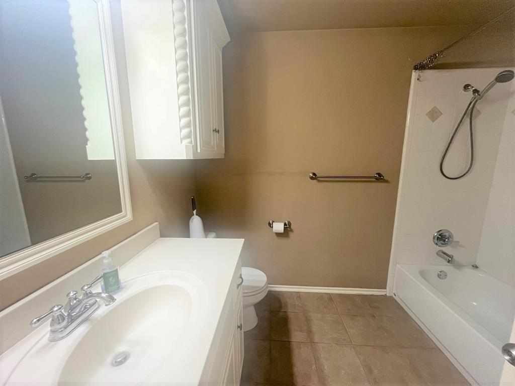 725 Tuscany Way Property Photo 14