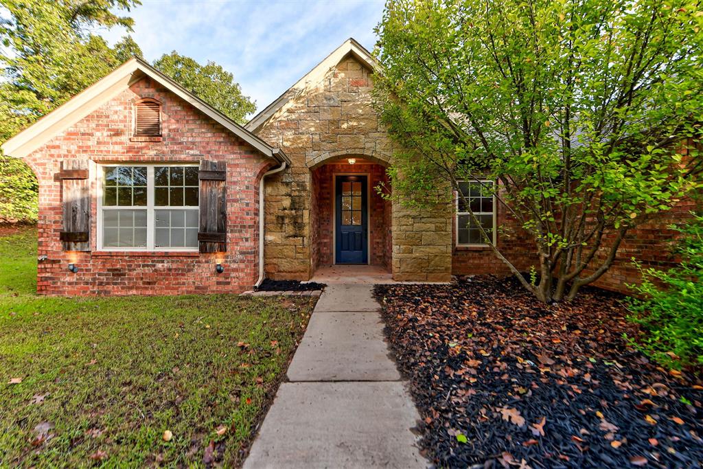 3800 Woodridge Trail Property Photo 5