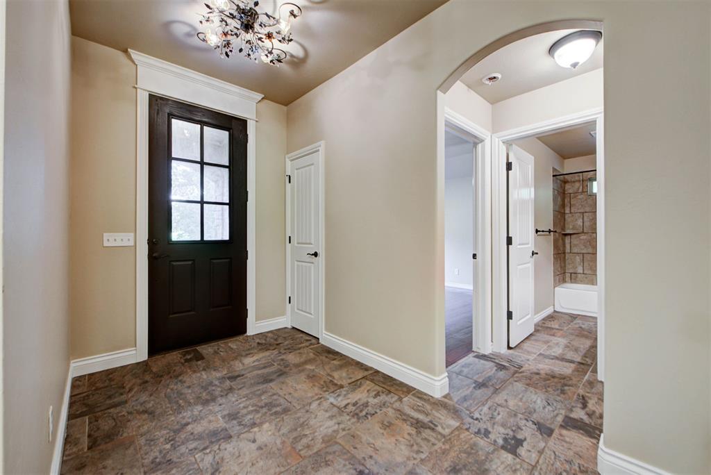 3800 Woodridge Trail Property Photo 6