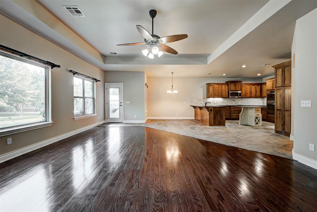 3800 Woodridge Trail Property Photo 8