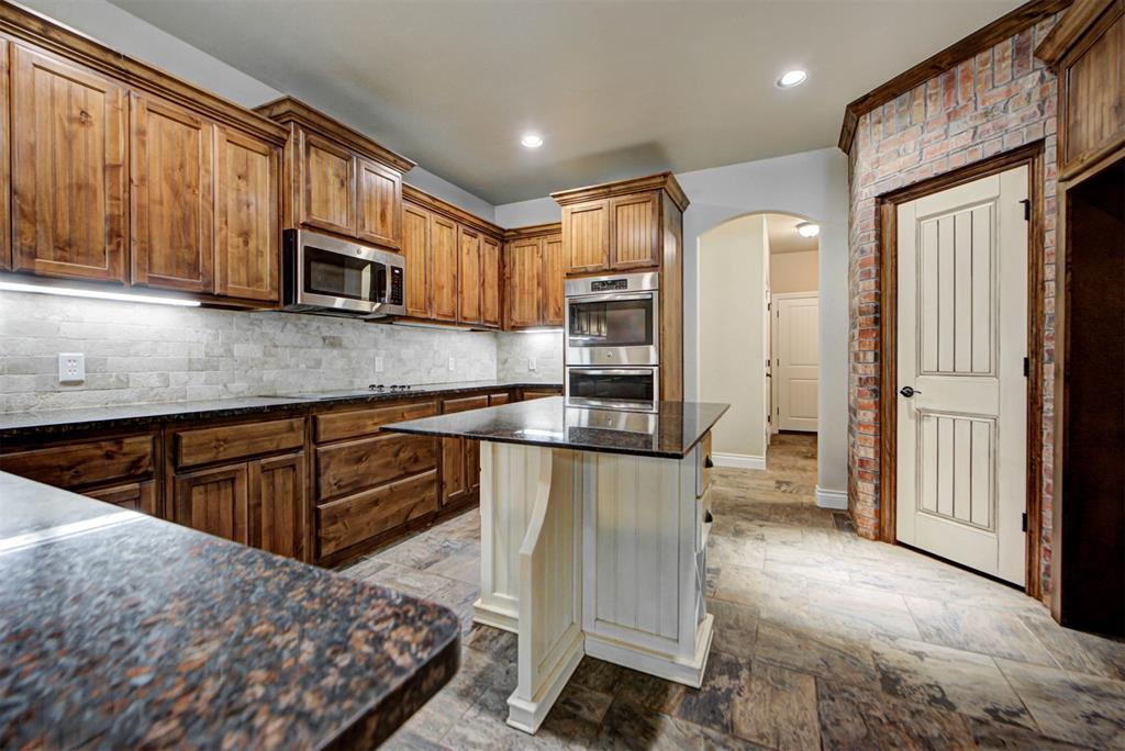 3800 Woodridge Trail Property Photo 14