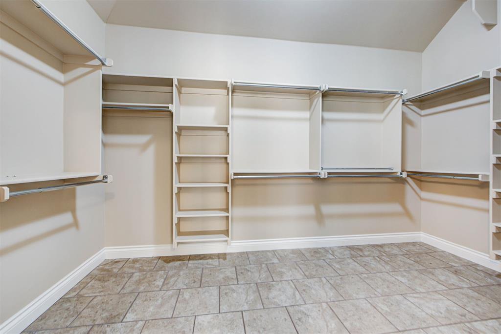 3800 Woodridge Trail Property Photo 28