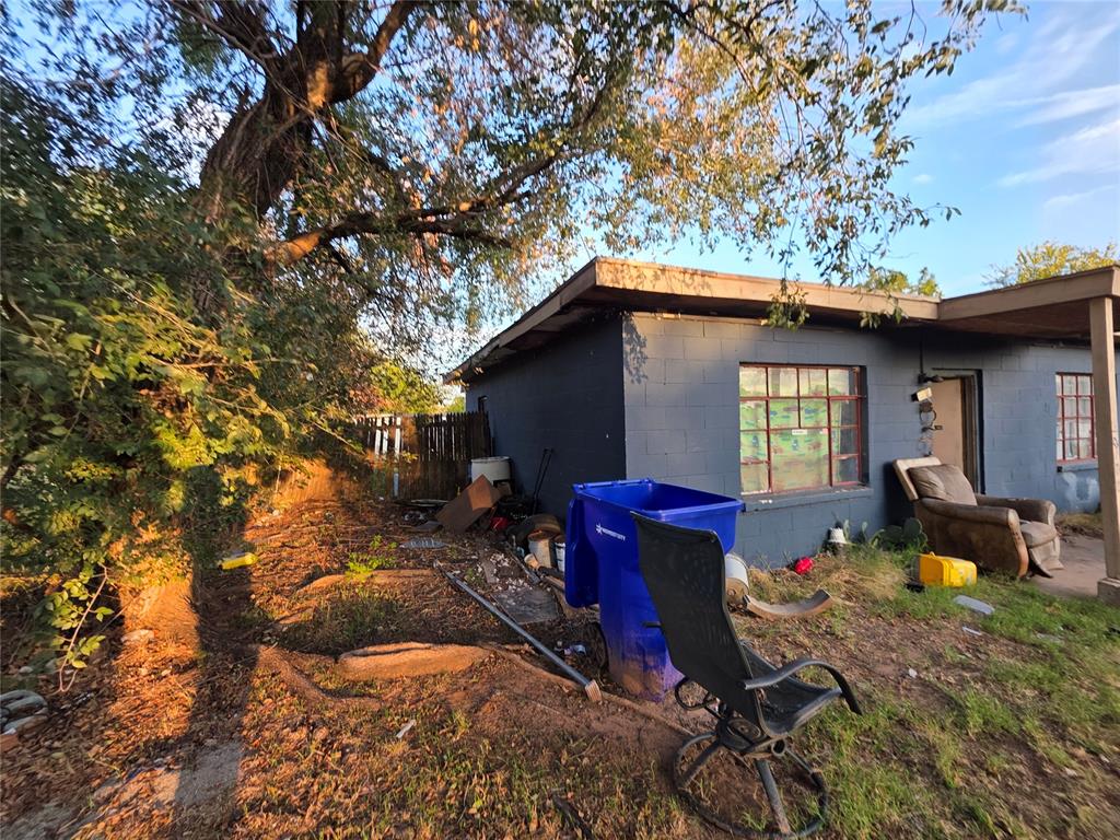 2900 N Shadynook Way Property Photo 2