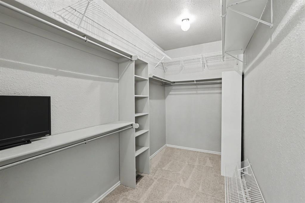 7412 Nw 111th Street Property Photo 23
