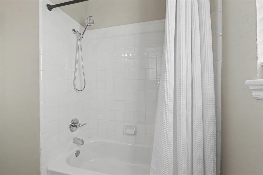 7412 Nw 111th Street Property Photo 28