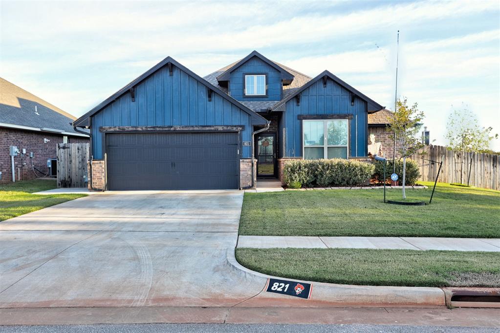 821 Halley Drive Property Photo 1