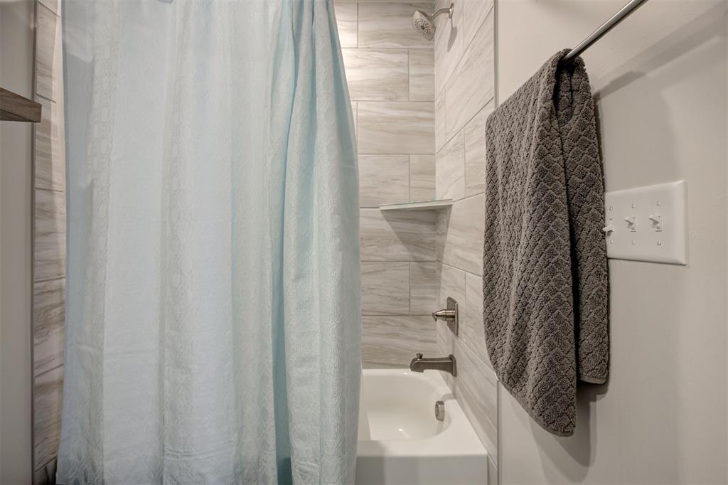 821 Halley Drive Property Photo 34