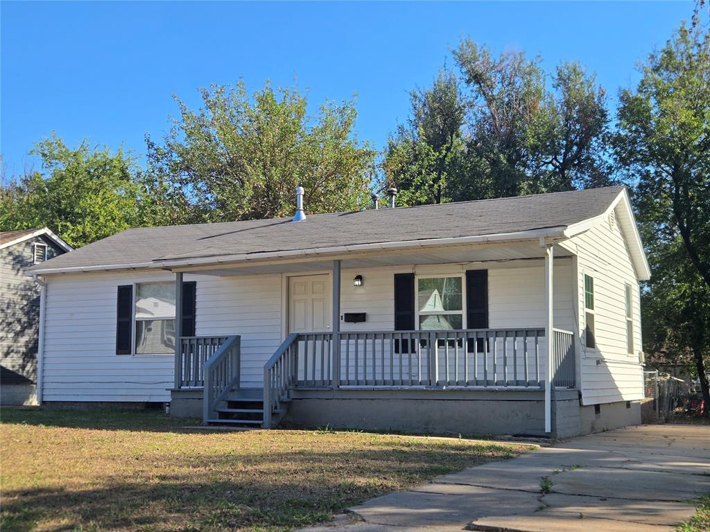 214 W Kittyhawk Drive Property Photo 1