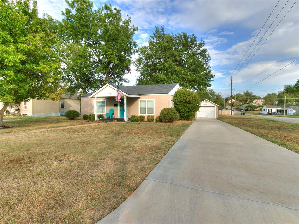 1327 S 16th Street Property Photo 2