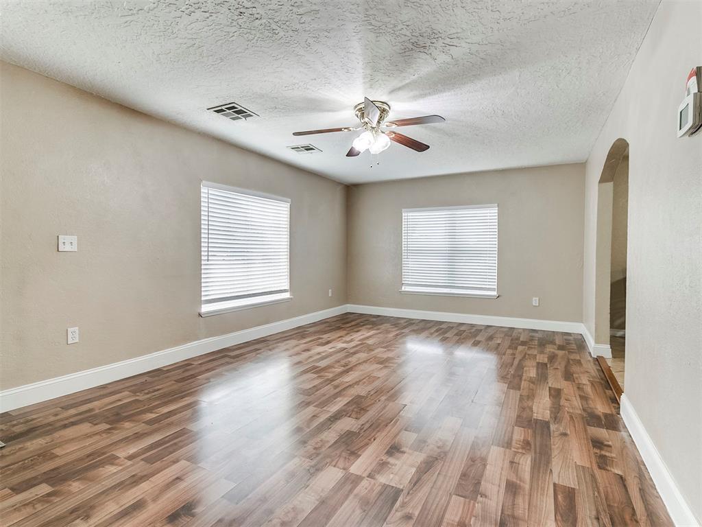 1327 S 16th Street Property Photo 3