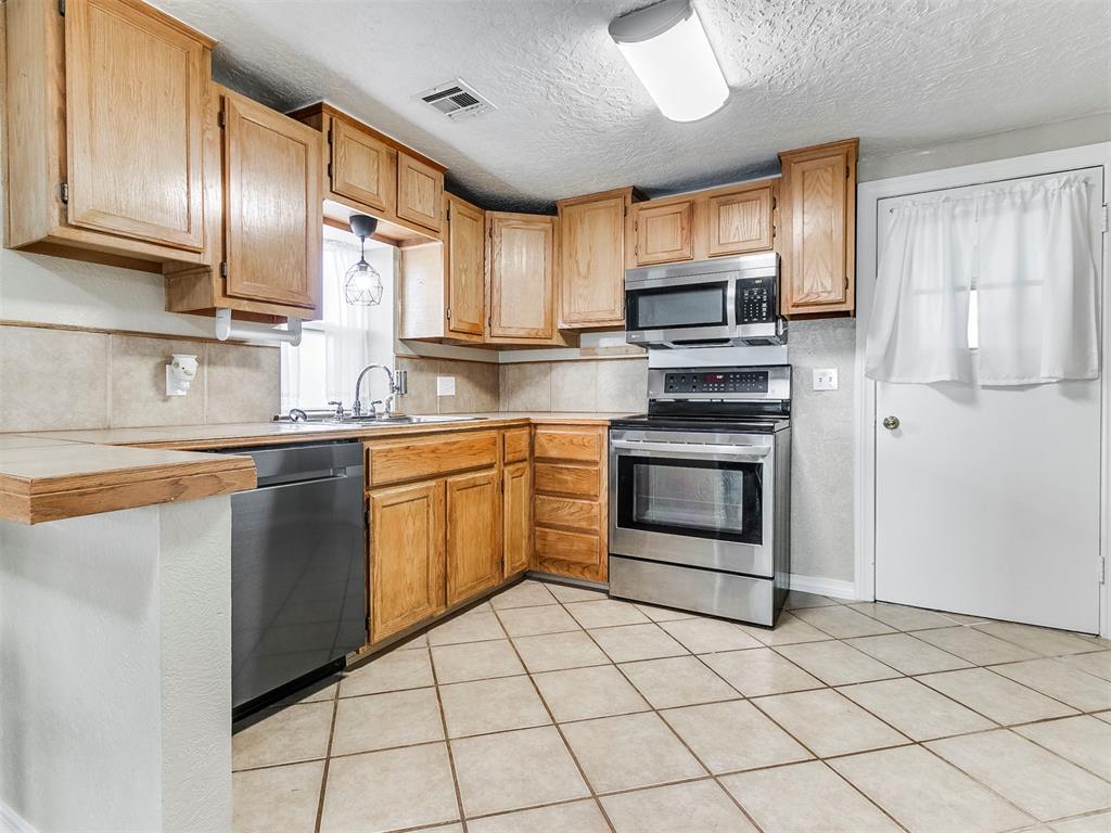 1327 S 16th Street Property Photo 12