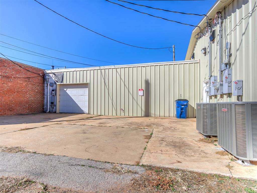 211 E Cleveland Avenue Property Photo 8