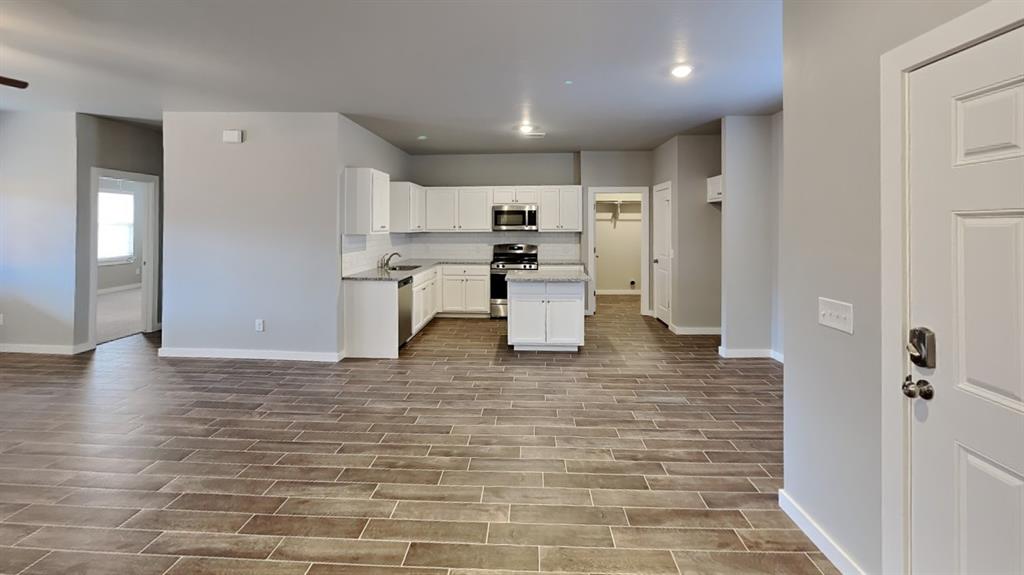 12417 Ride Avenue Property Photo 6
