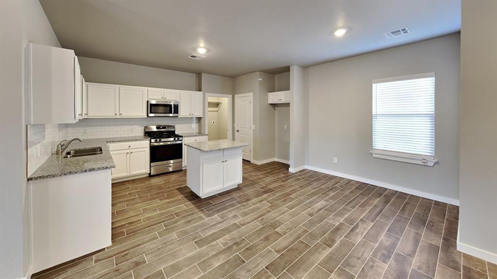 12417 Ride Avenue Property Photo 8