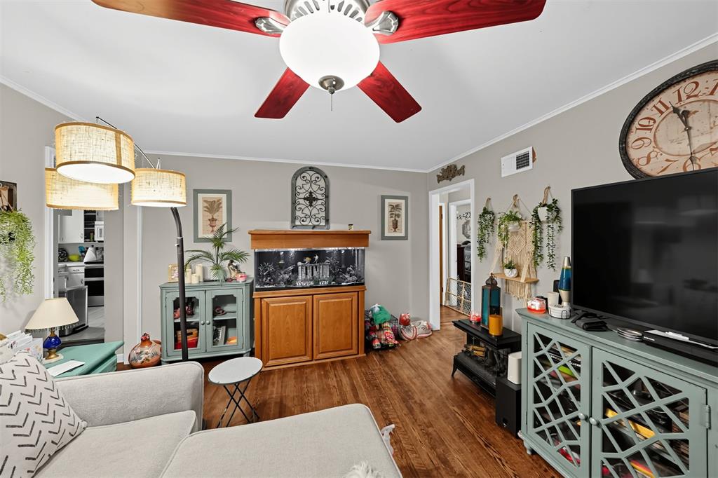 4029 E 27th Street Property Photo 5