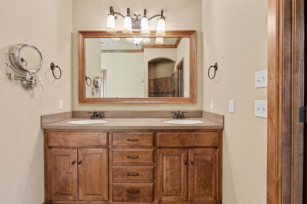 2237 Waterford Lane Property Photo 16